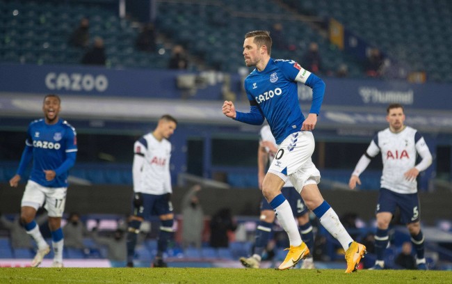 他的缺席无 他的缺席无